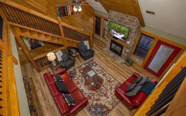 Luna Bear Lodge
