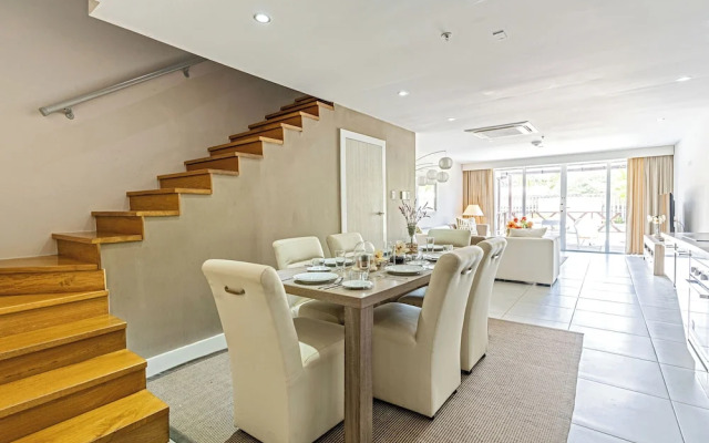 Las Islas Condominiums