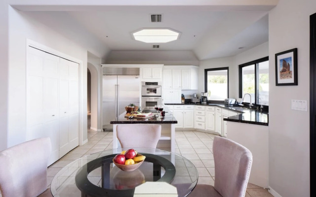 Luxury Mountain Estate-pool-spa-bbq+bar-fire pit