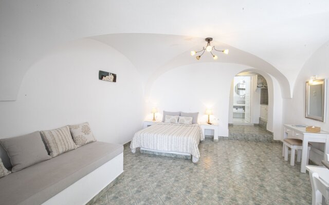 Santorini View Studios-Adults Only