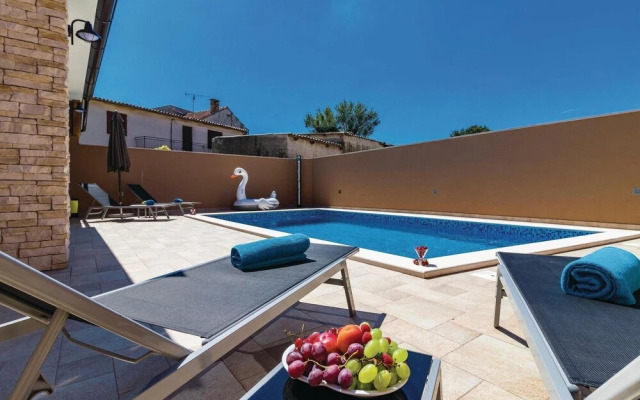 Amazing Home in Pula With Wifi and 2 Bedrooms