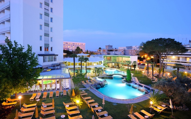 Panoramic Hotel Plaza & Residence