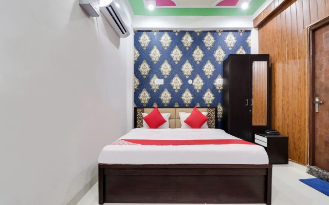 OYO 45399 Hotel Legacy Rbl