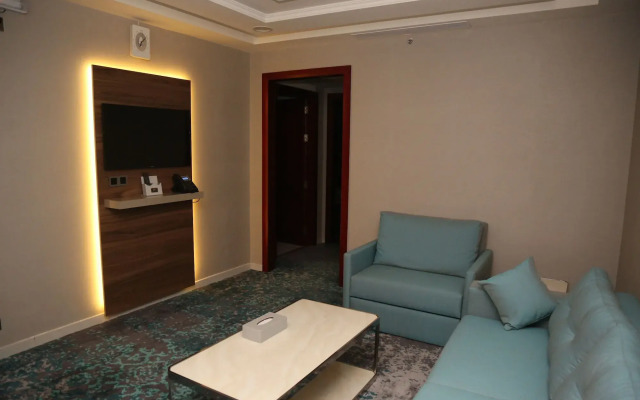 Bram Hotel Suites