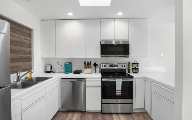 4Beds Private Unit Near BeachWalk Golf