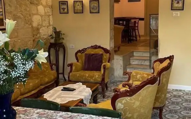 Port Inn - Hostel