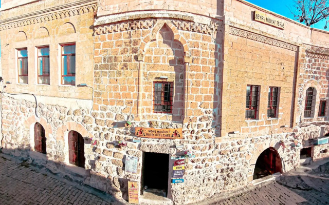 Mons Masius Hotel