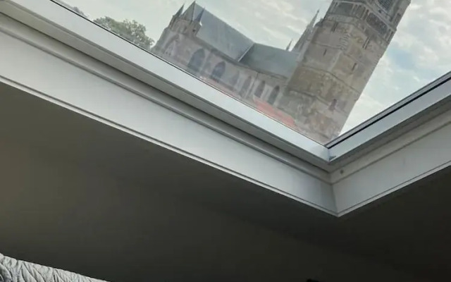 D28
