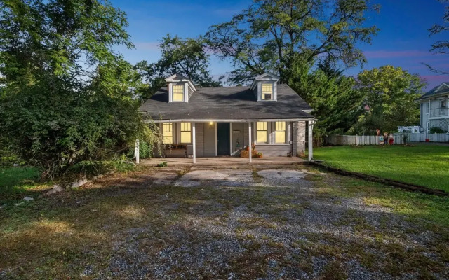 Cozy Home Best Location In Town On 7 Private Acres 2 Bedroom Cottage by Redawning