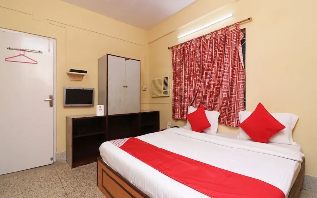 OYO 14232 Behala Guest House