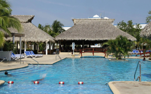Playa Blanca Beach Resort - All Inclusive
