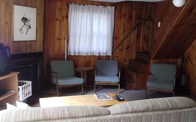 The Lake Of Bays Lodge