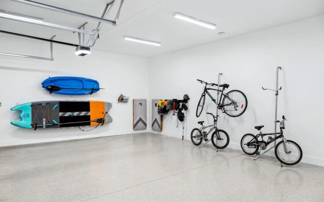 Break Point 6 Bedroom Home