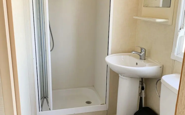 Beautiful 3-bedroom Caravan at Mersea Island
