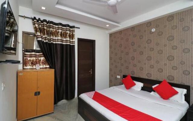 OYO 24283 Royal Rahul Residency