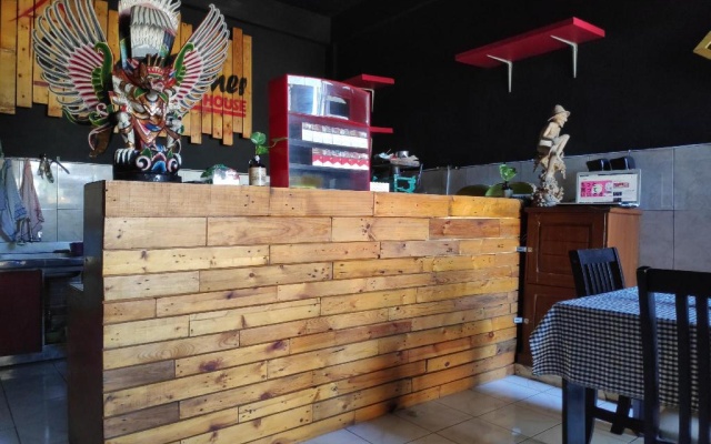 OYO 3694 Gong Corner Guest House 2 – Restaurant – Kuta