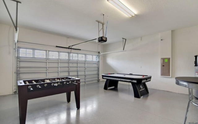 9BR 5BA ChampionsGate Pool Home