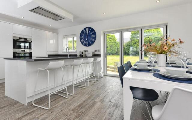 Bryn Rhosyn, 10 Cae Du