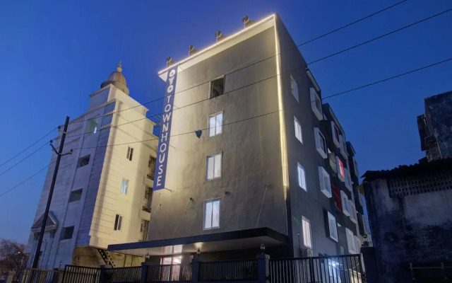 OYO Townhouse 092 Ashray