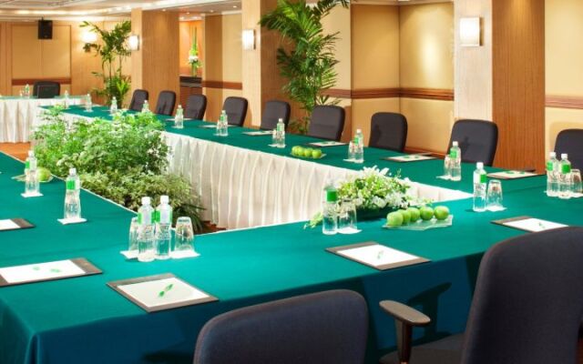Holiday Inn Bangkok Silom by IHG