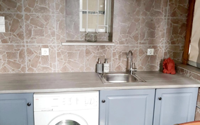 Large terrace apartment near city centre