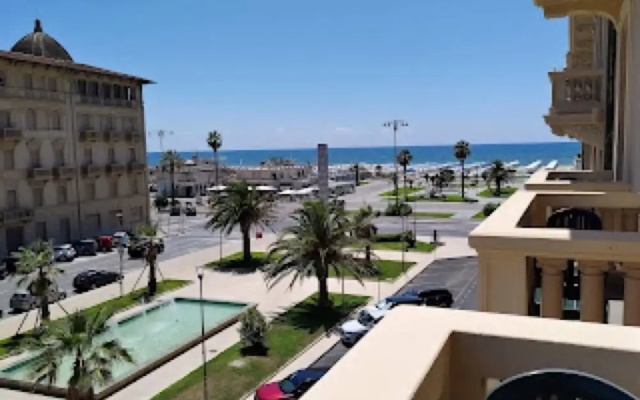 Room-viareggio Live in Top Deco