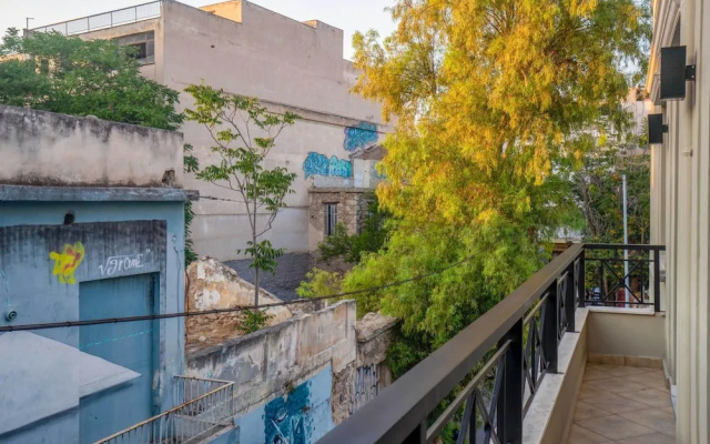 Fantastic Central Athens Suite With Rooftop Deck