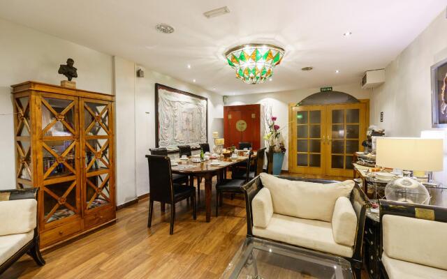 Hotel Boutique Reina Mora