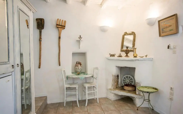 Anthippi - Adults only