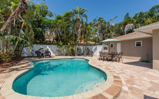 Summer Breeze 7 Bedroom Home by Redawning