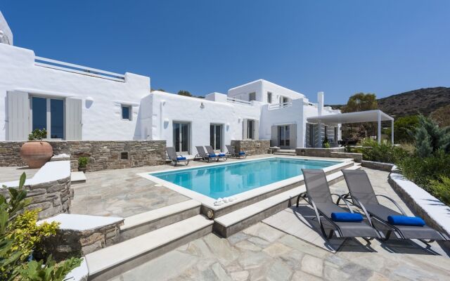 Niriides Luxury Villas