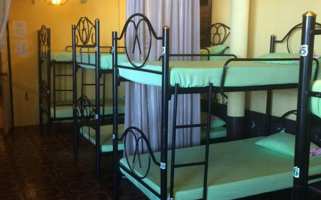 Supreeya Guesthouse - Hostel