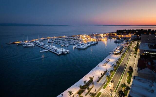 Luxury villa complex Pendolino with heated pool and jacuzzi