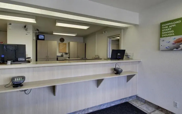 Motel 6