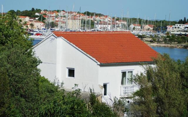 Rustic Holiday Home Miketa