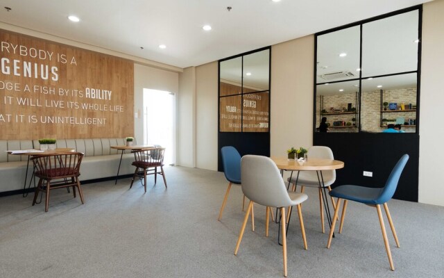 RedDoorz Premium @ Vista Heights Legarda