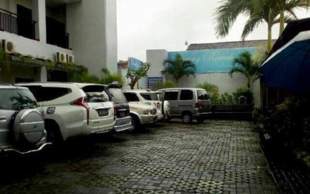 Tirta Kencana Hotel & Garden Resto