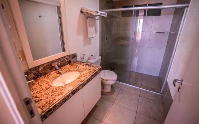 Flats com ampla varanda - 150m da Praia de Ponta Negra