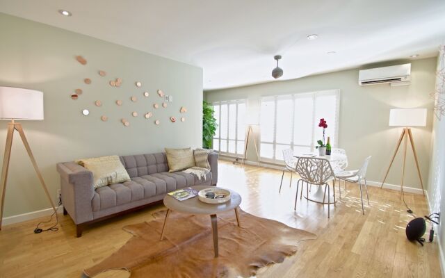 Modern Contemporary Venice Getaway