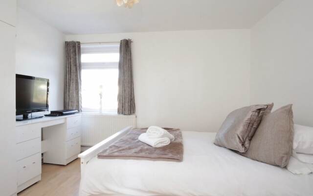 Arma Short Stays - Turner Close