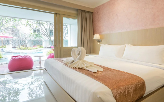 The Sea - Cret Hua Hin