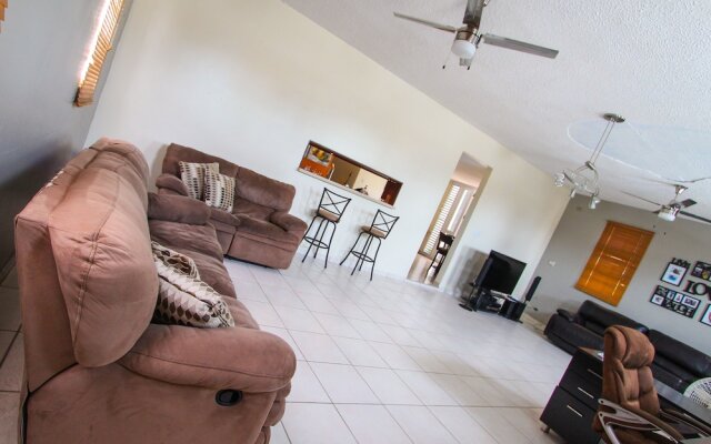 Caguas 4 Bedroom Vacation Villa