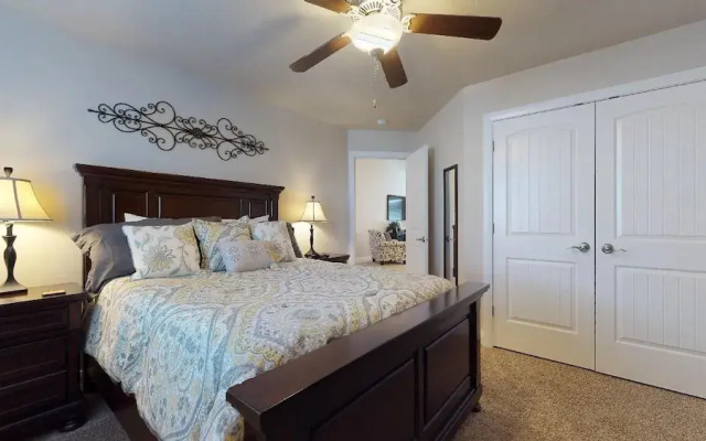 Southern Delight 3 Bedroom Apts by RedAwning
