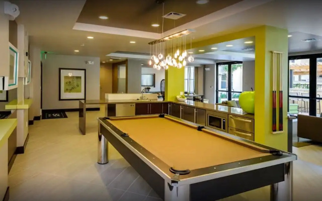 Global Luxury Suites Foster City