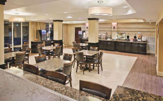 La Quinta Inn & Suites by Wyndham Hot Springs