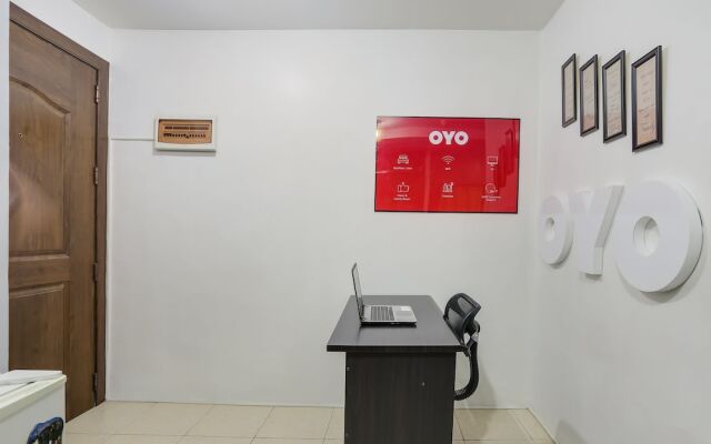 OYO 401 Ridgewood Tower