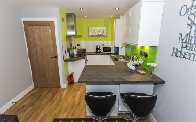 Pullman House Serviced Apartments