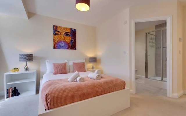 Modern Cambridge Home Business & Holiday Stays