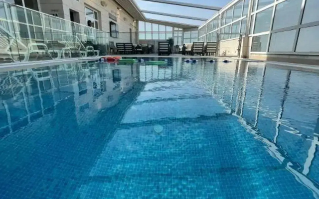 Weekend Hotel Sari