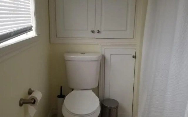 Mountainside Hideaway Cottage & Suites